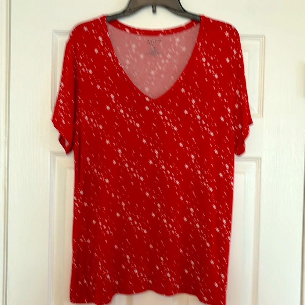 APT 9 Shirt Sleeve Top in Red/White Stars in Size XL